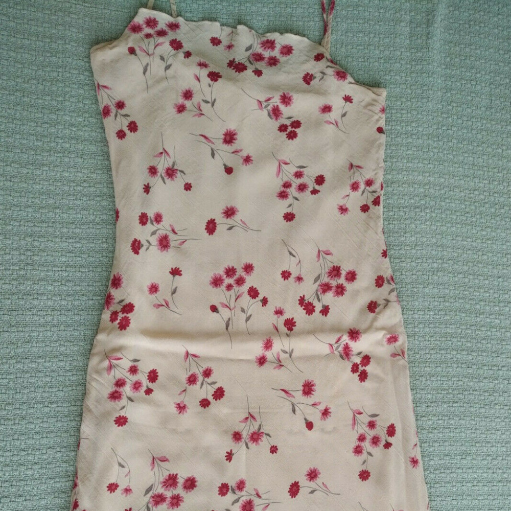 Miss Selfridge beige-and-red flower dress size EU3